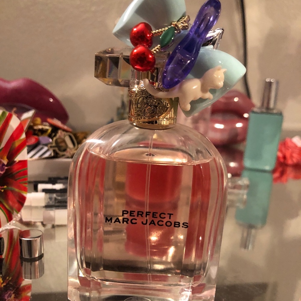 Marc Jacobs perfect. 3.3oz